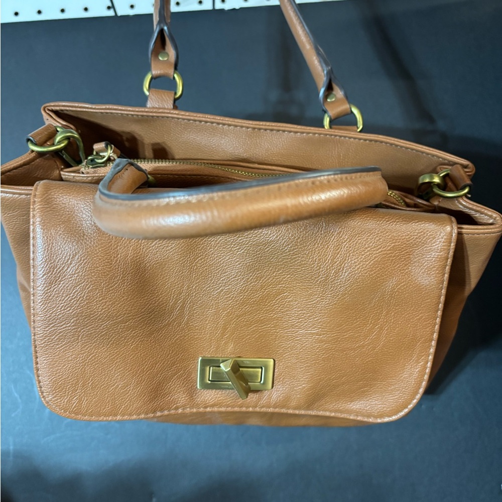 Elegant Tan Leather Handbag
